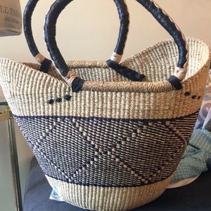 Handwoven U shopper bag